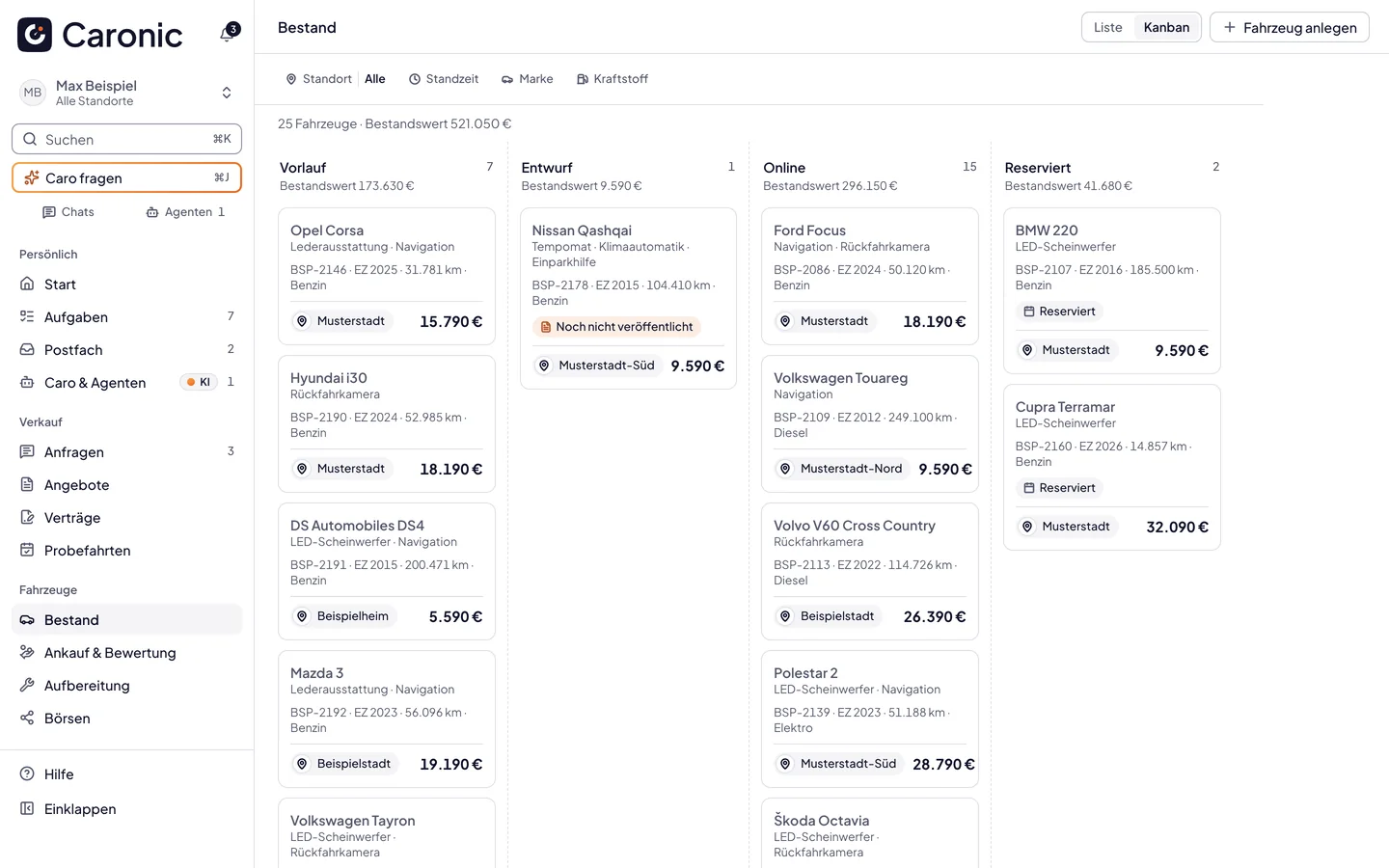 Bestand als Kanban mit den Spalten Vorlauf, Entwurf, Online und Reserviert, je Fahrzeug mit Ausstattung, Kilometerstand, Standort und Preis, Beispieldaten